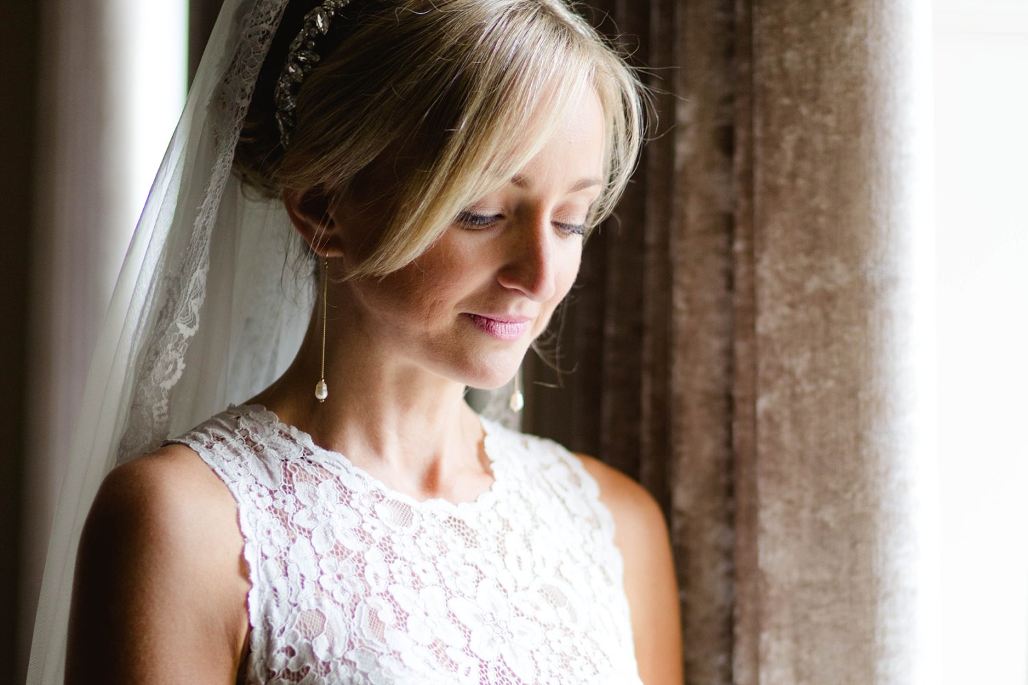 Bridal Portrait at Carlowrie Castle in Scotland photo